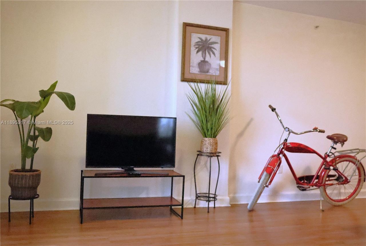 471 NE 25th St, Unit 602, Miami, FL 33137 Photo