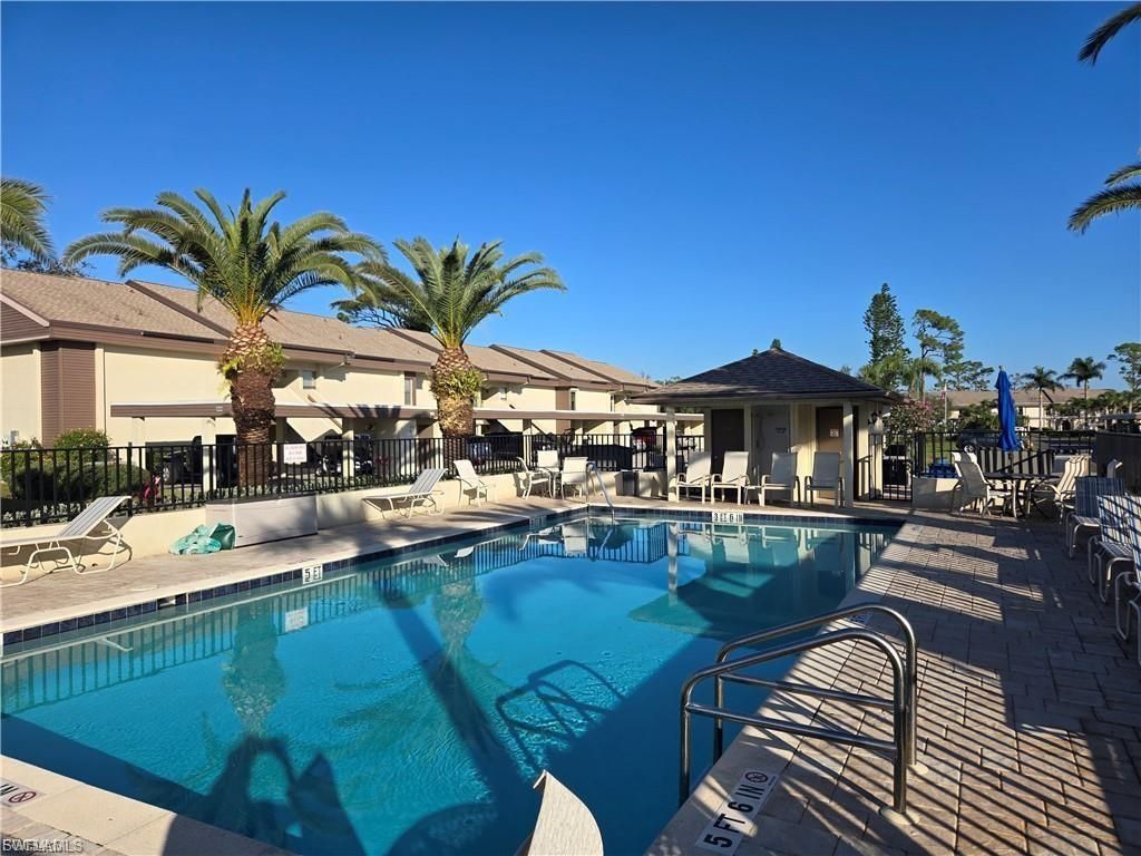 5730 Trailwinds Dr, Unit 411, Fort Myers, FL 33907 Photo