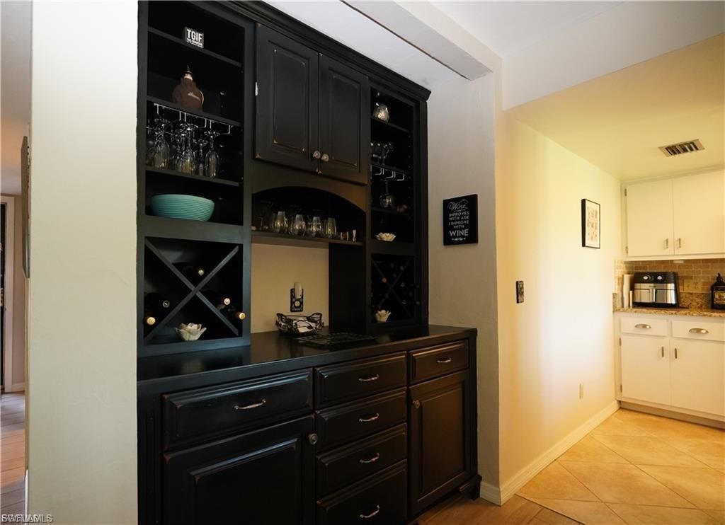 5730 Trailwinds Dr, Unit 411, Fort Myers, FL 33907 Photo