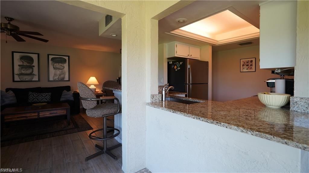 5730 Trailwinds Dr, Unit 411, Fort Myers, FL 33907 Photo