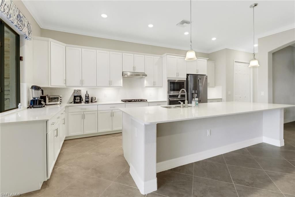 1878 Mustique St, Naples, FL 34120 Photo