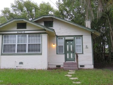 6590 SUNSET Drive, Jacksonville, FL 32208