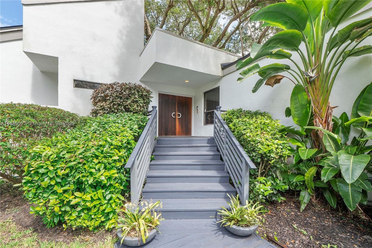 7605 SW 160th Ter, Palmetto Bay, FL 33157 Photo