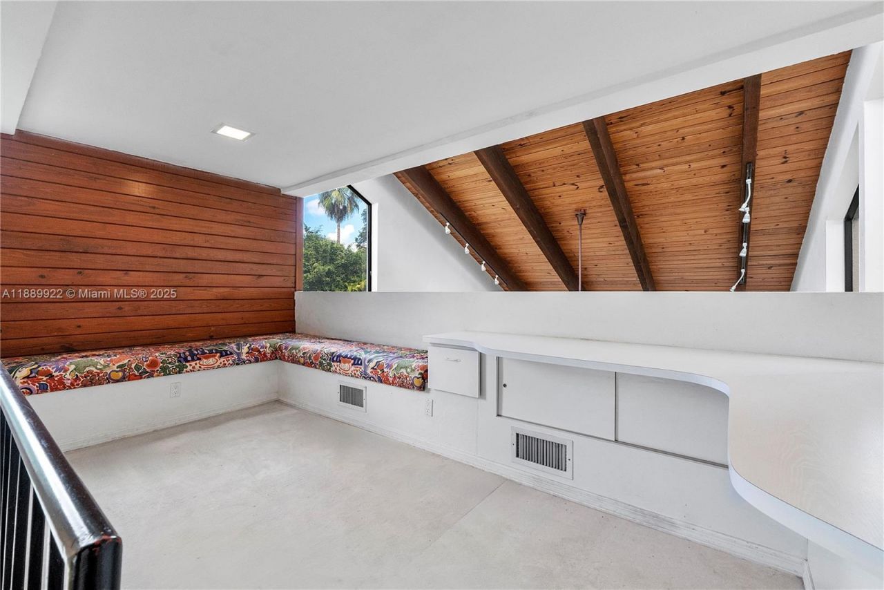 7605 SW 160th Ter, Palmetto Bay, FL 33157 Photo