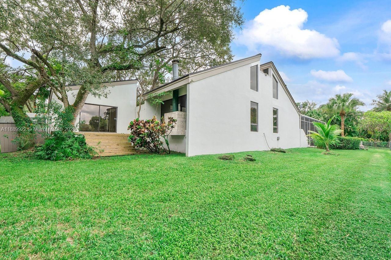 7605 SW 160th Ter, Palmetto Bay, FL 33157 Photo