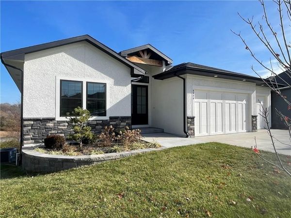 8824 FREEDOM Street, Lenexa, KS 66227