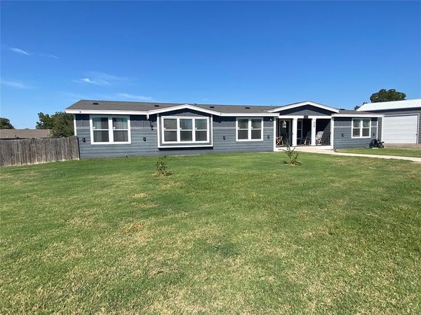 300 W D Street, Eldorado, OK 73537