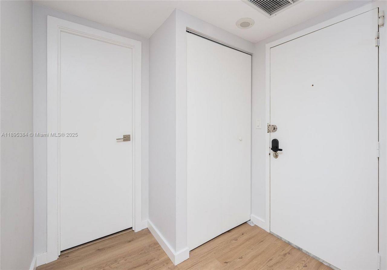 600 Three Islands Blvd, Unit 214, Hallandale Beach, FL 33009 Photo