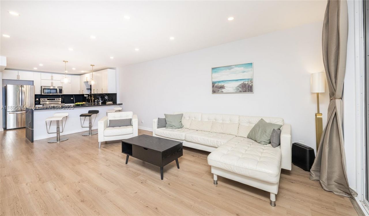 600 Three Islands Blvd, Unit 214, Hallandale Beach, FL 33009 Photo