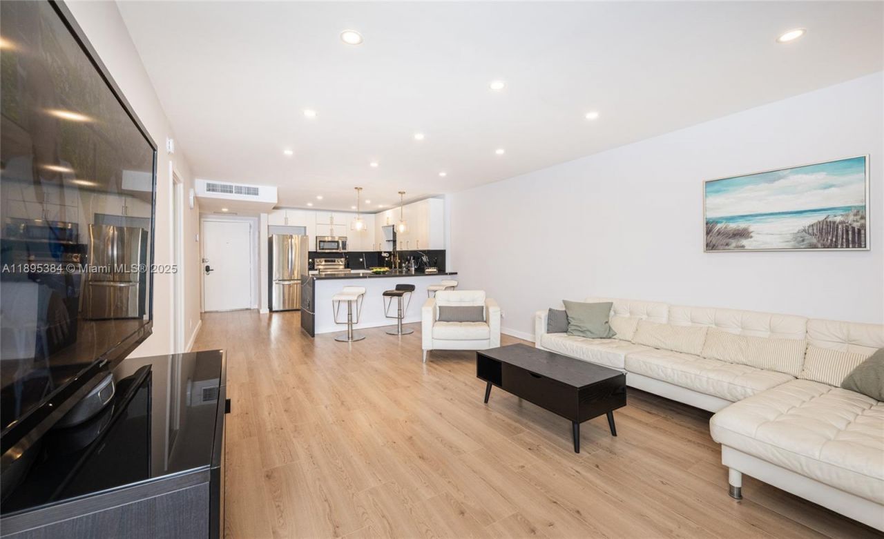 600 Three Islands Blvd, Unit 214, Hallandale Beach, FL 33009 Photo