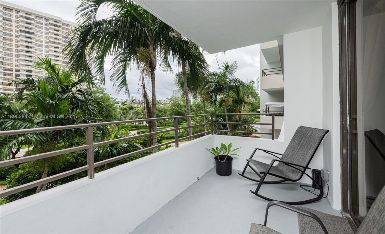 600 Three Islands Blvd, Unit 214, Hallandale Beach, FL 33009 Photo