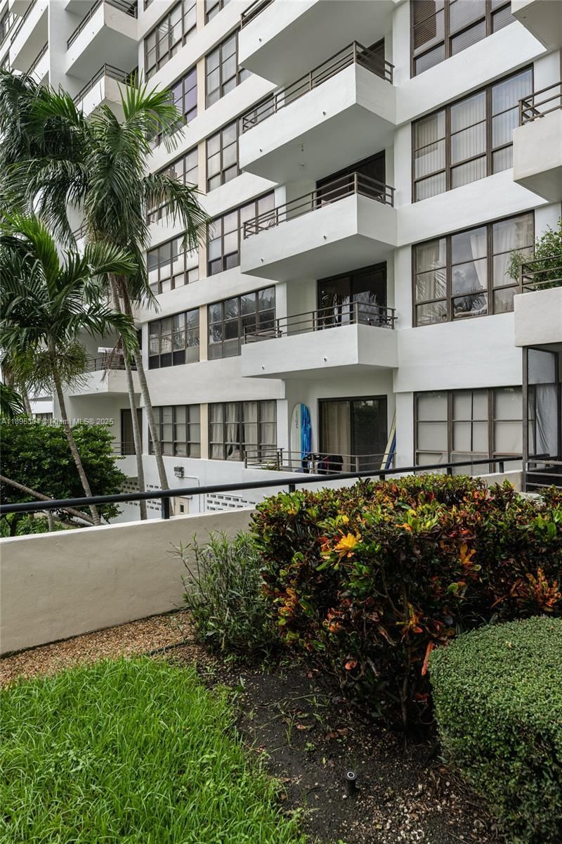 600 Three Islands Blvd, Unit 214, Hallandale Beach, FL 33009 Photo
