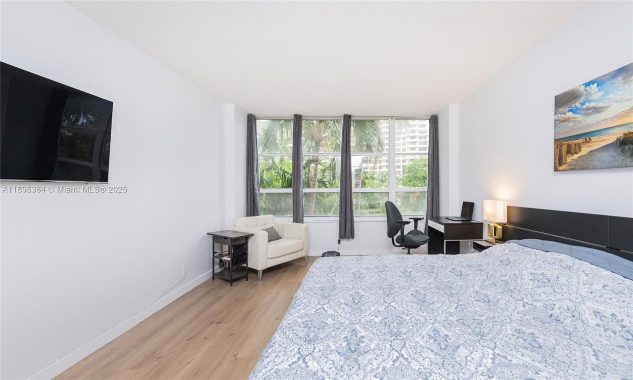 600 Three Islands Blvd, Unit 214, Hallandale Beach, FL 33009 Photo