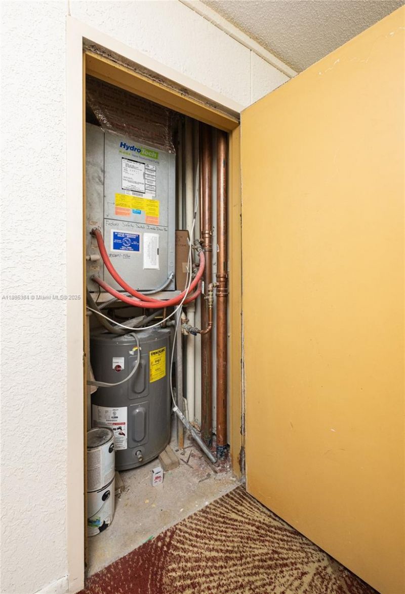 600 Three Islands Blvd, Unit 214, Hallandale Beach, FL 33009 Photo