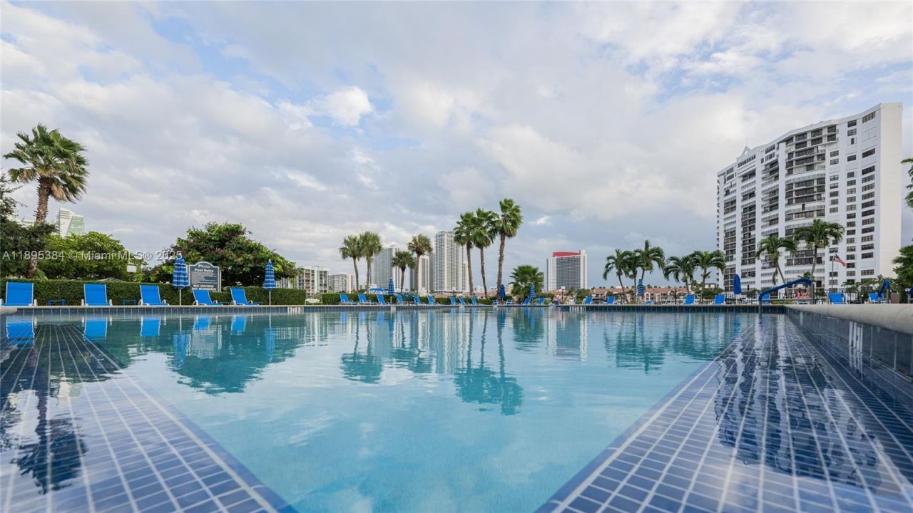 600 Three Islands Blvd, Unit 214, Hallandale Beach, FL 33009 Photo