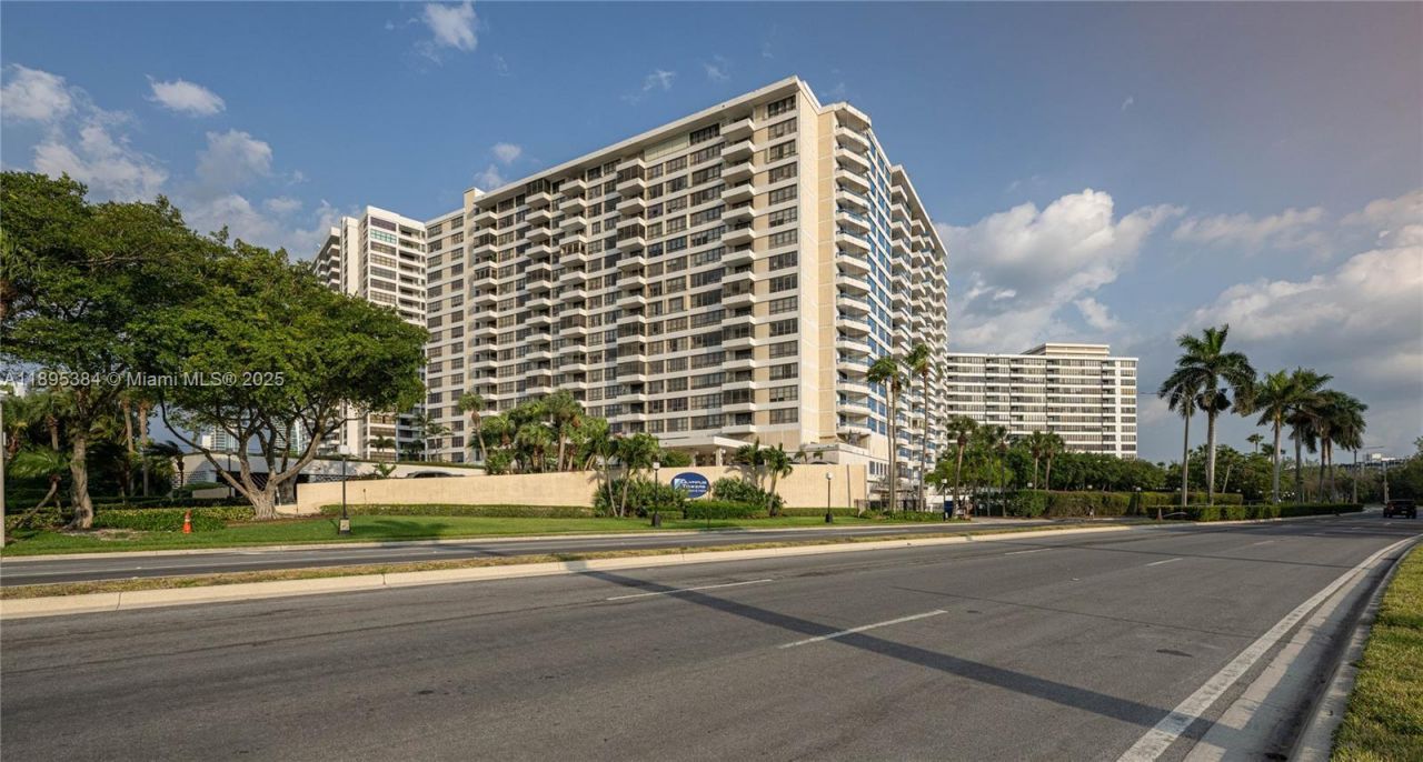 600 Three Islands Blvd, Unit 214, Hallandale Beach, FL 33009 Photo