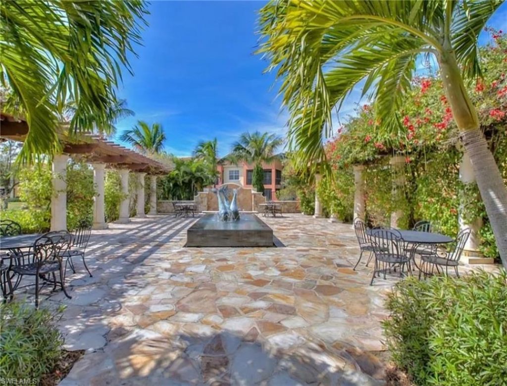 8524 Via Lungomare Cir, Estero, FL 33928 Photo