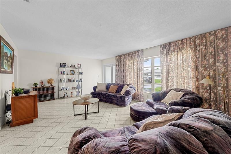 8604 NW 57th Ct, Tamarac, FL 33321 Photo