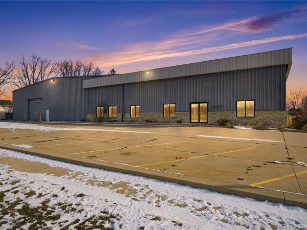 1199 44th Street, Marion, IA 52302