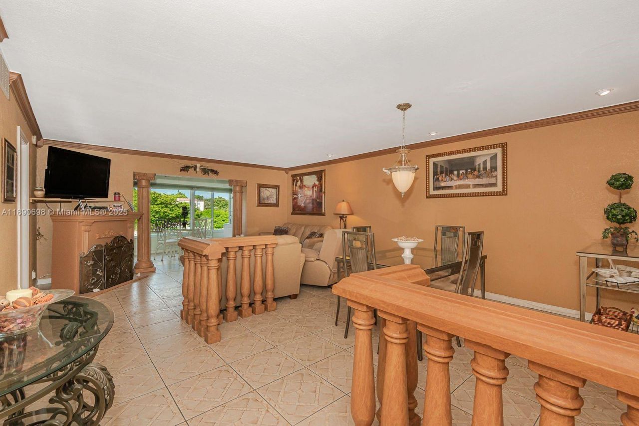 3990 NW 42nd Ave, Unit 302, Lauderdale Lakes, FL 33319 Photo