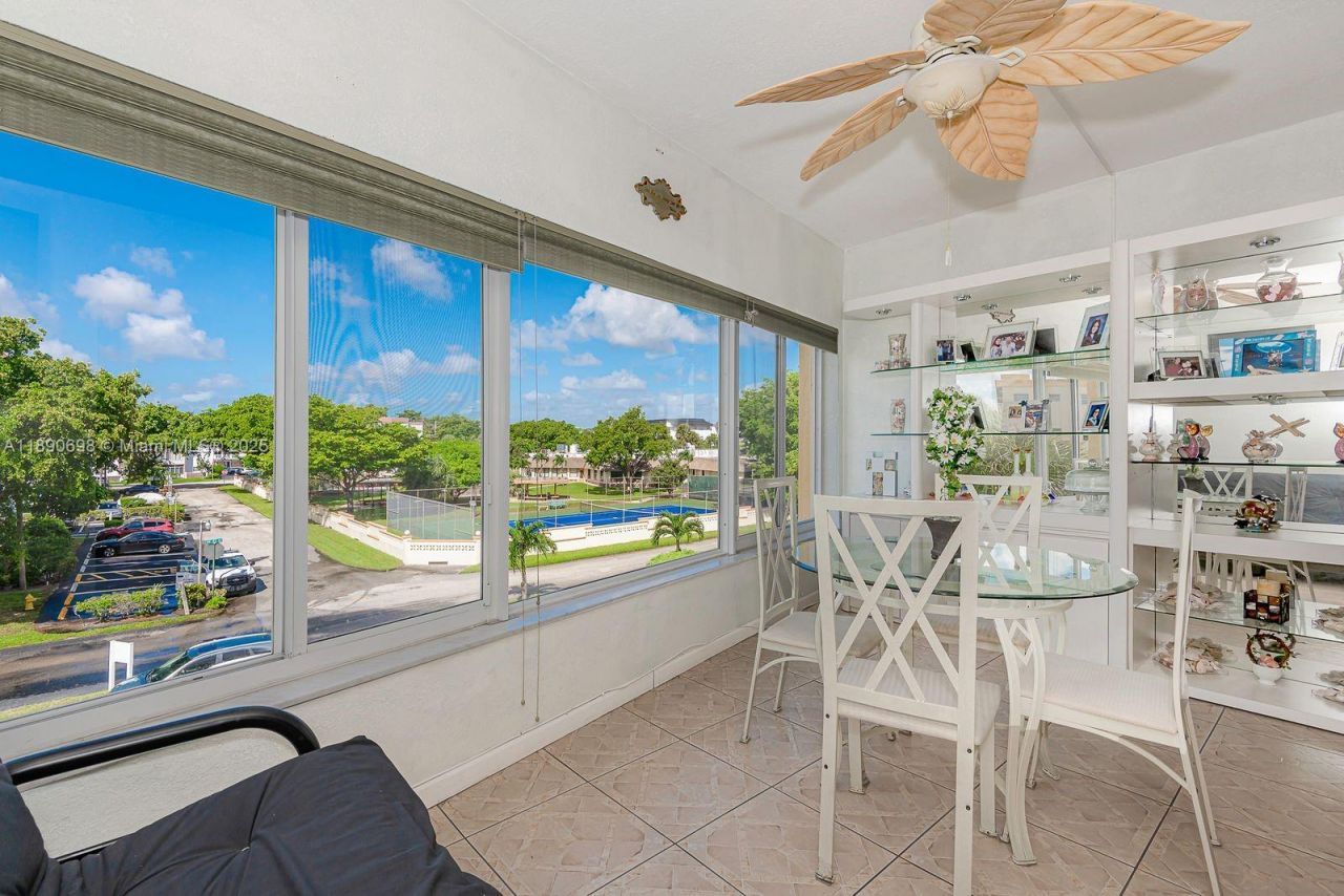 3990 NW 42nd Ave, Unit 302, Lauderdale Lakes, FL 33319 Photo