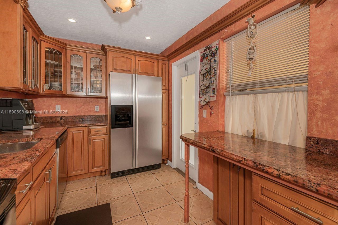 3990 NW 42nd Ave, Unit 302, Lauderdale Lakes, FL 33319 Photo