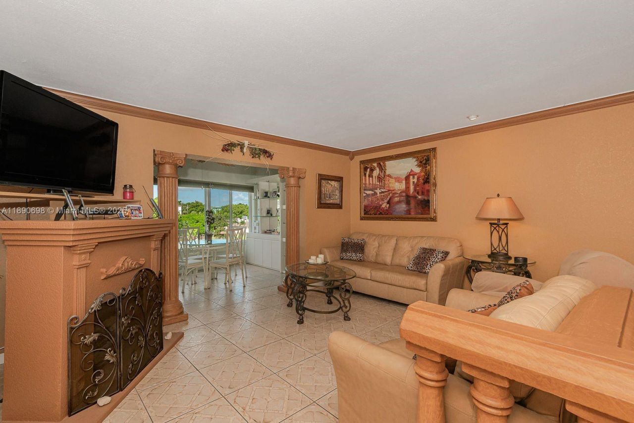 3990 NW 42nd Ave, Unit 302, Lauderdale Lakes, FL 33319 Photo