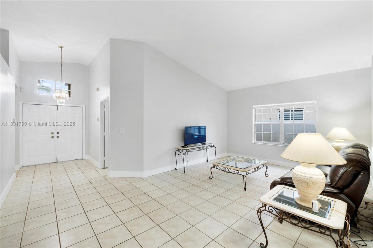 10350 SW 166th Ct, Miami, FL 33196 Photo