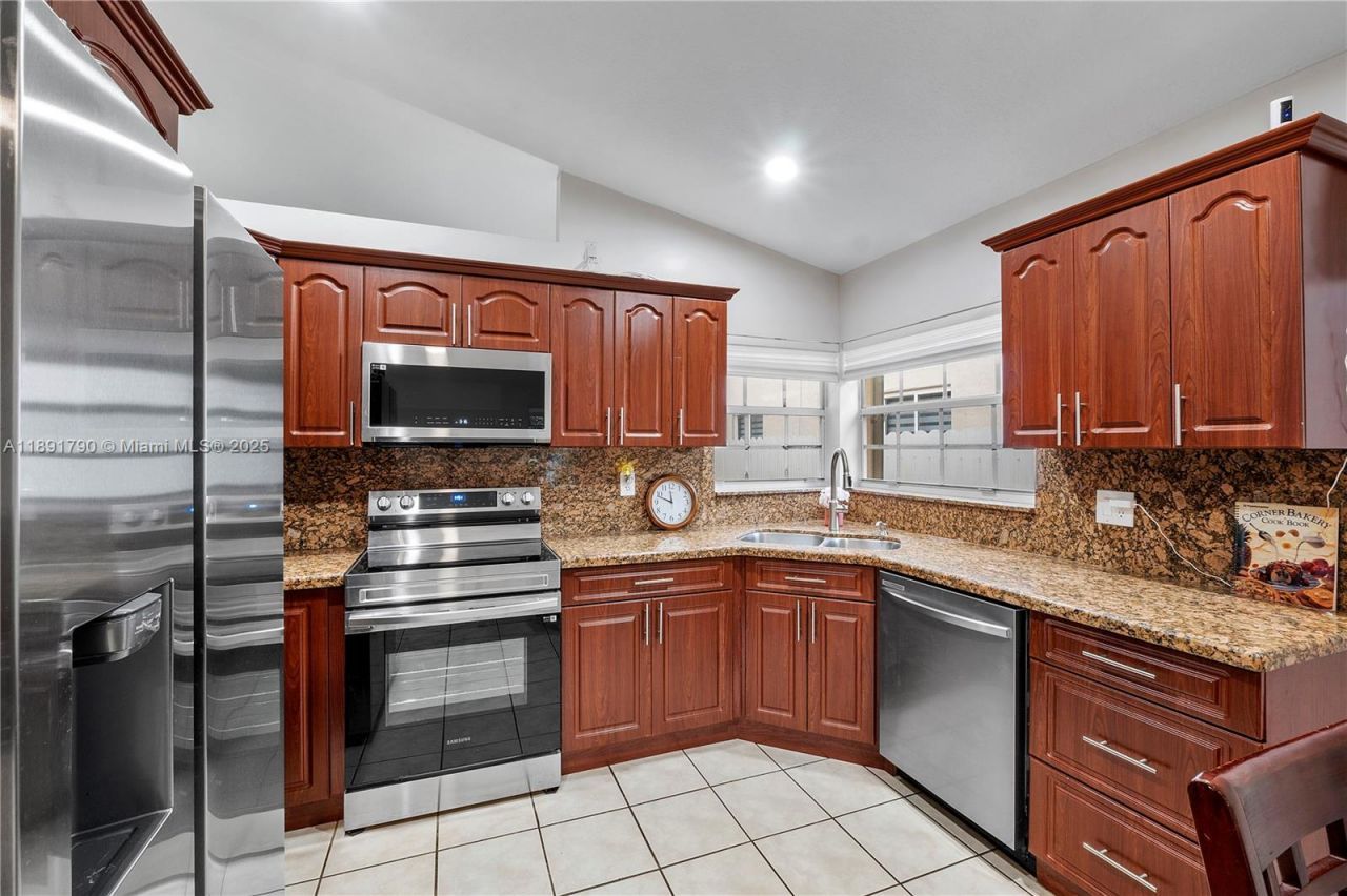 10350 SW 166th Ct, Miami, FL 33196 Photo