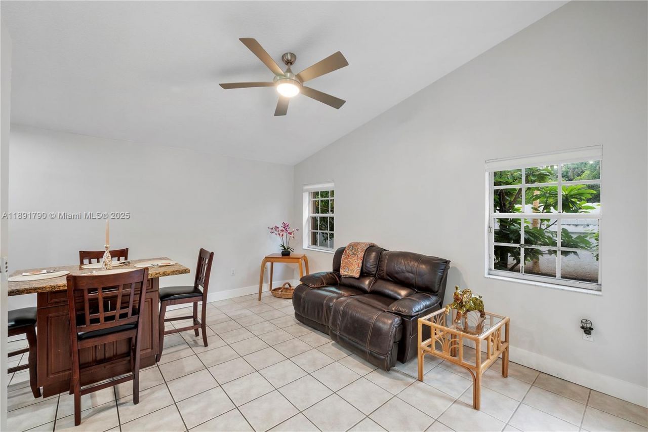 10350 SW 166th Ct, Miami, FL 33196 Photo