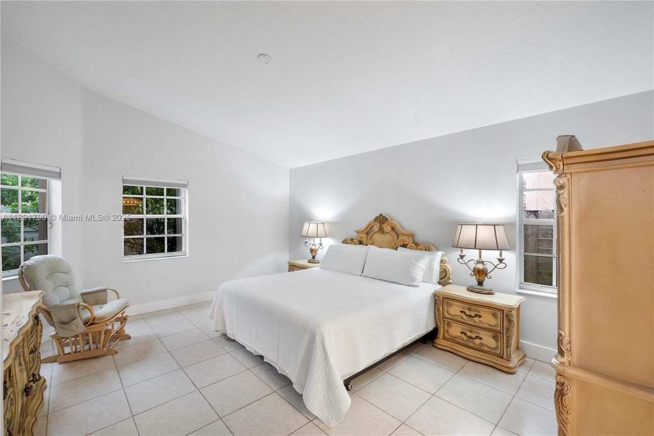 10350 SW 166th Ct, Miami, FL 33196 Photo