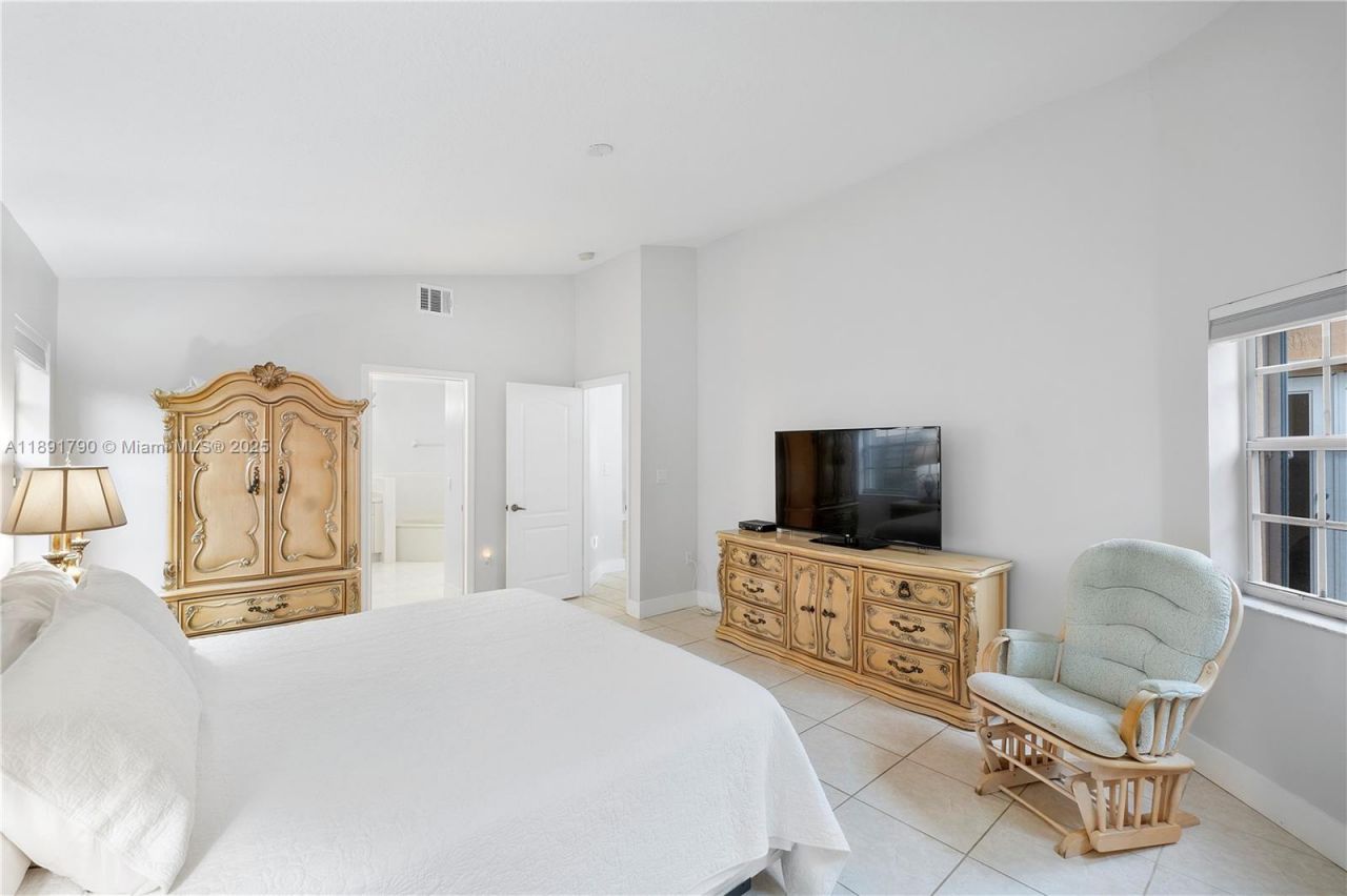 10350 SW 166th Ct, Miami, FL 33196 Photo