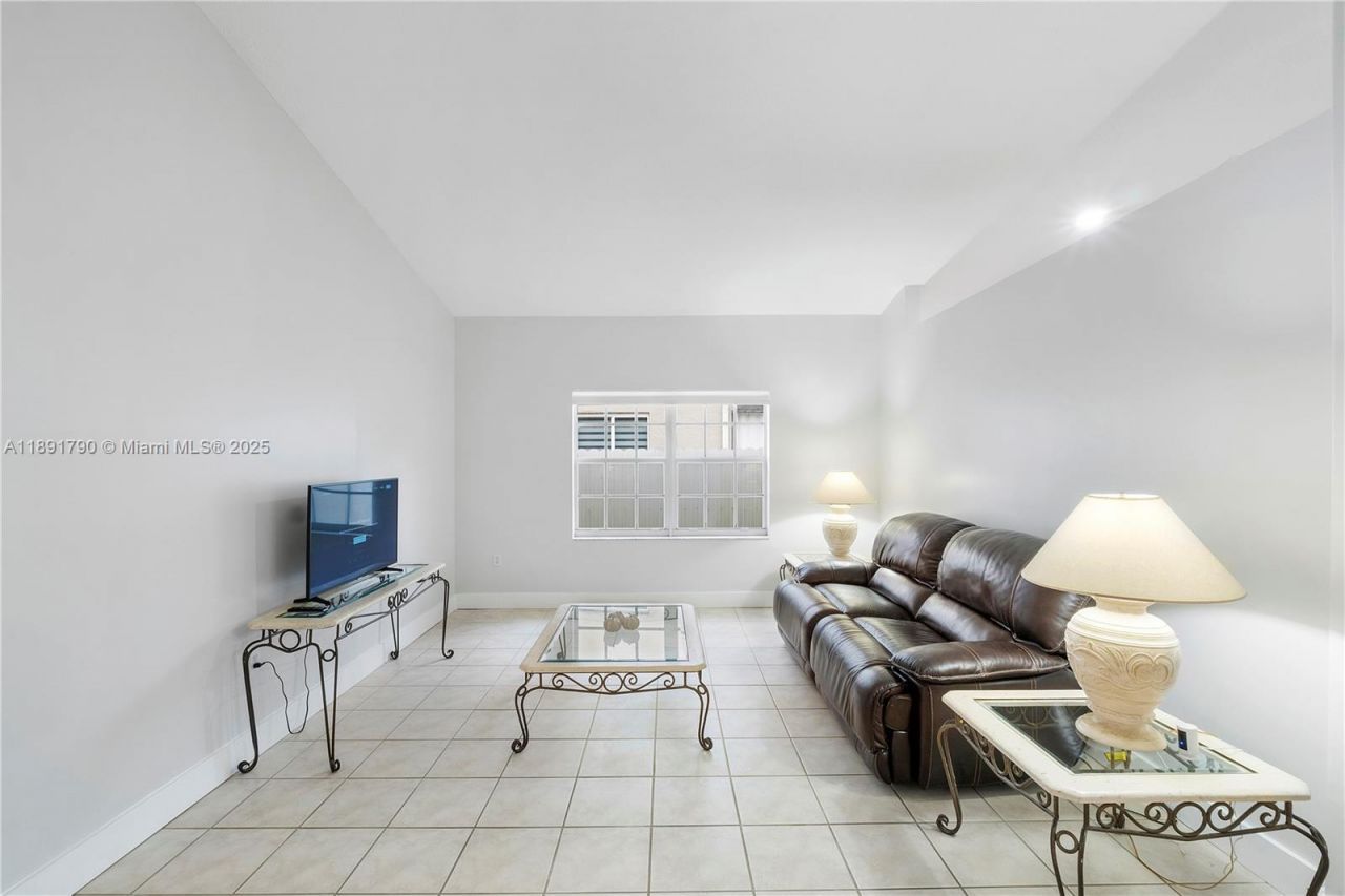 10350 SW 166th Ct, Miami, FL 33196 Photo