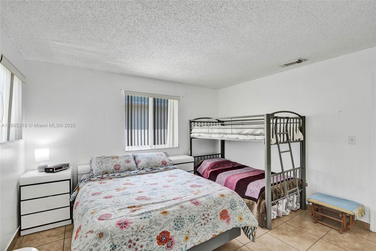 13780 SW 160th Ter, Miami, FL 33177 Photo