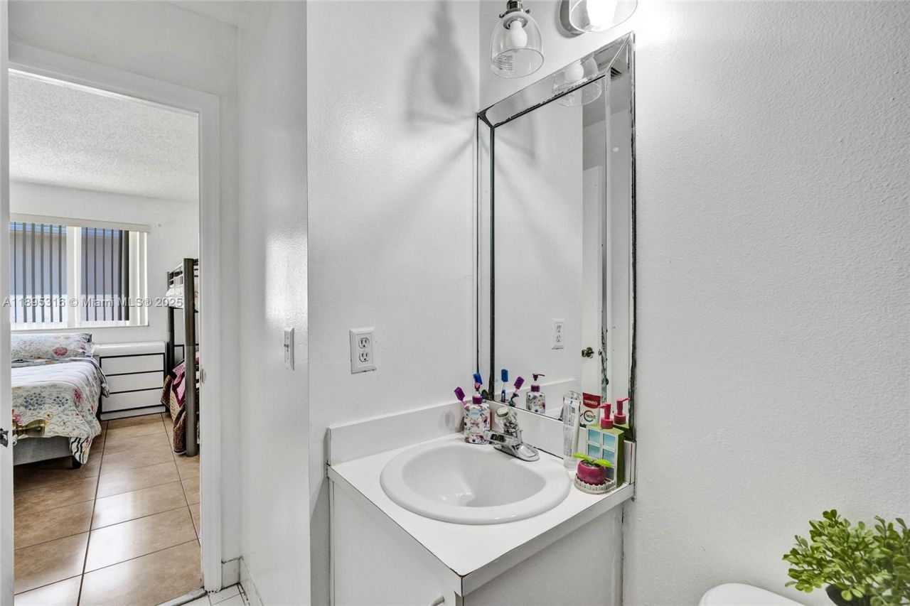 13780 SW 160th Ter, Miami, FL 33177 Photo