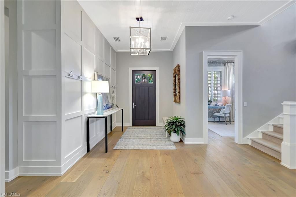 160 Broad Ave S, Naples, FL 34102 Photo