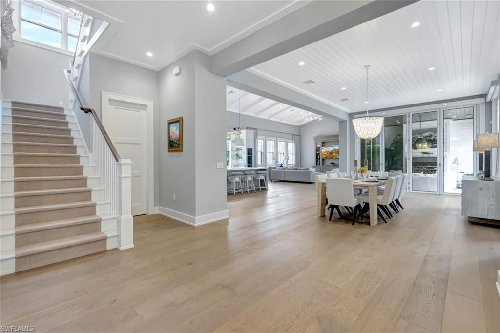 160 Broad Ave S, Naples, FL 34102 Photo