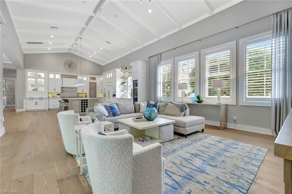 160 Broad Ave S, Naples, FL 34102 Photo