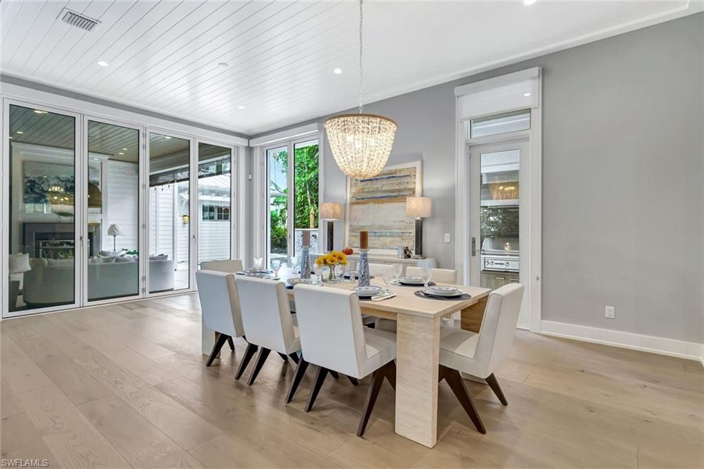 160 Broad Ave S, Naples, FL 34102 Photo