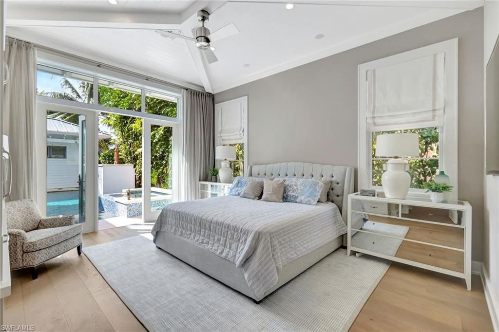 160 Broad Ave S, Naples, FL 34102 Photo