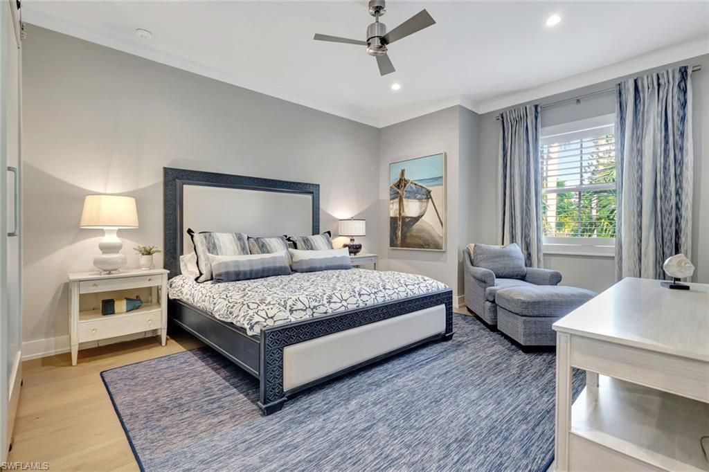 160 Broad Ave S, Naples, FL 34102 Photo