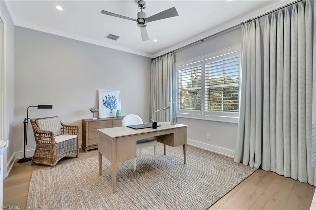 160 Broad Ave S, Naples, FL 34102 Photo
