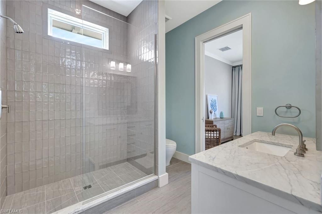 160 Broad Ave S, Naples, FL 34102 Photo