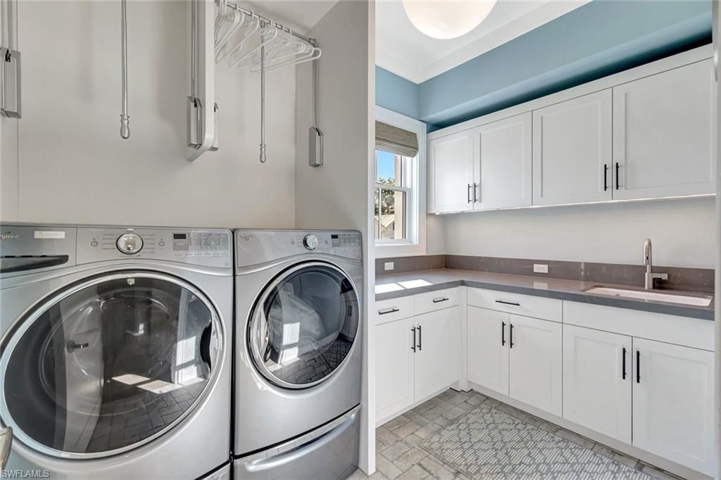 160 Broad Ave S, Naples, FL 34102 Photo