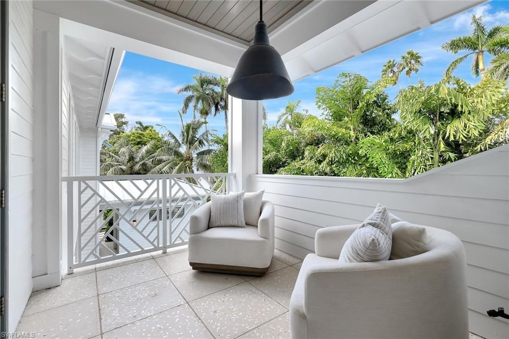 160 Broad Ave S, Naples, FL 34102 Photo