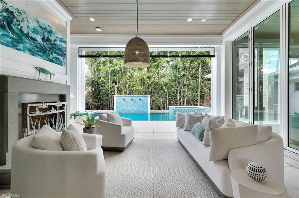 160 Broad Ave S, Naples, FL 34102 Photo