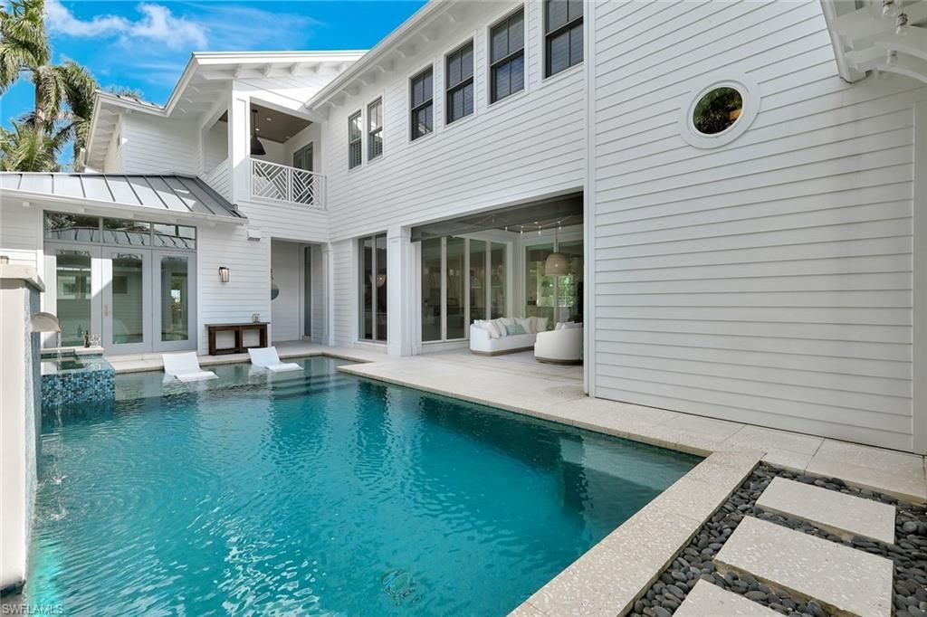 160 Broad Ave S, Naples, FL 34102 Photo