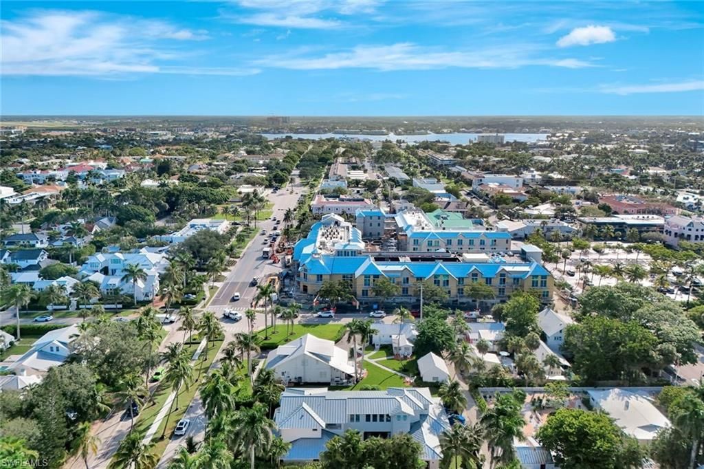 160 Broad Ave S, Naples, FL 34102 Photo