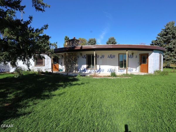 133 ADAMSEN Drive, Grafton, ND 58237
