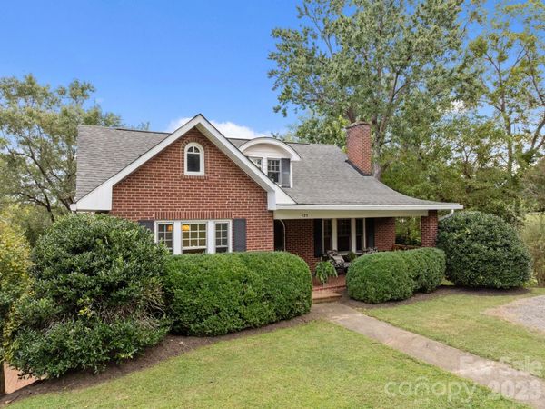 495 Fairview Road, Asheville, NC 28803